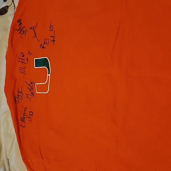 I'm selling my autograph Miami Hurricanes t shirt - Picture 2 of 3